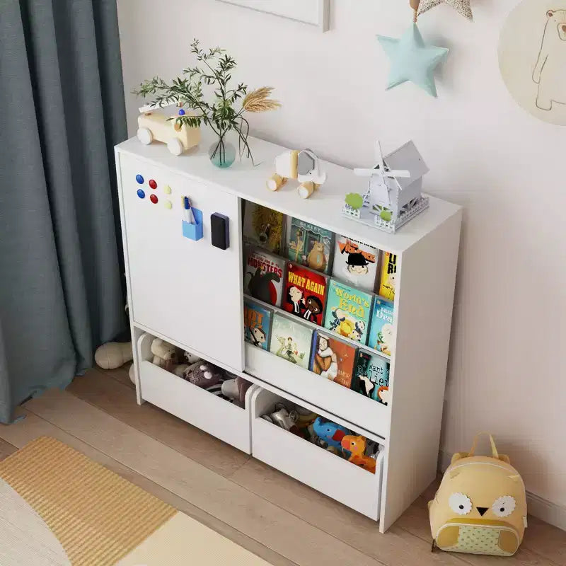 Estantería de Almacenamiento Blanca para Niños Gabinete de Almacenamiento de Juguetes Puerta Corredera + Contenedores con Ruedas + Estantes Multicapa