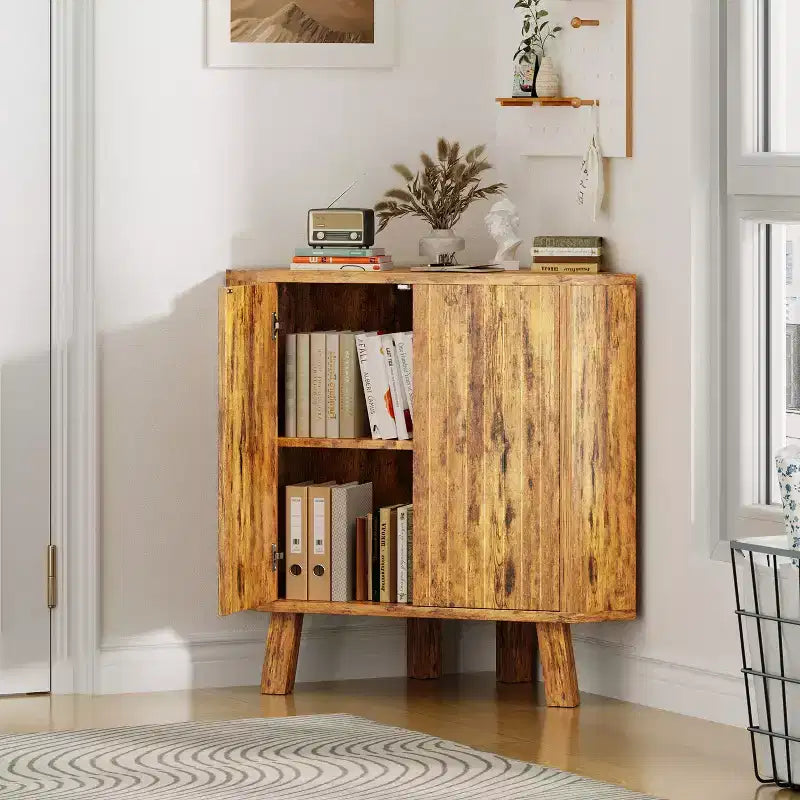 Armario esquinero, mueble de almacenamiento esquinero triangular de estilo rústico de 3 niveles con puerta estriada y estante ajustable, armario auxiliar de 80 cm que ahorra espacio para cocina