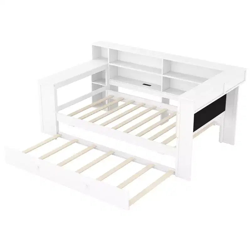 Cama de plataforma de madera con estantes de almacenamiento, cama nido, estación de carga y LED
