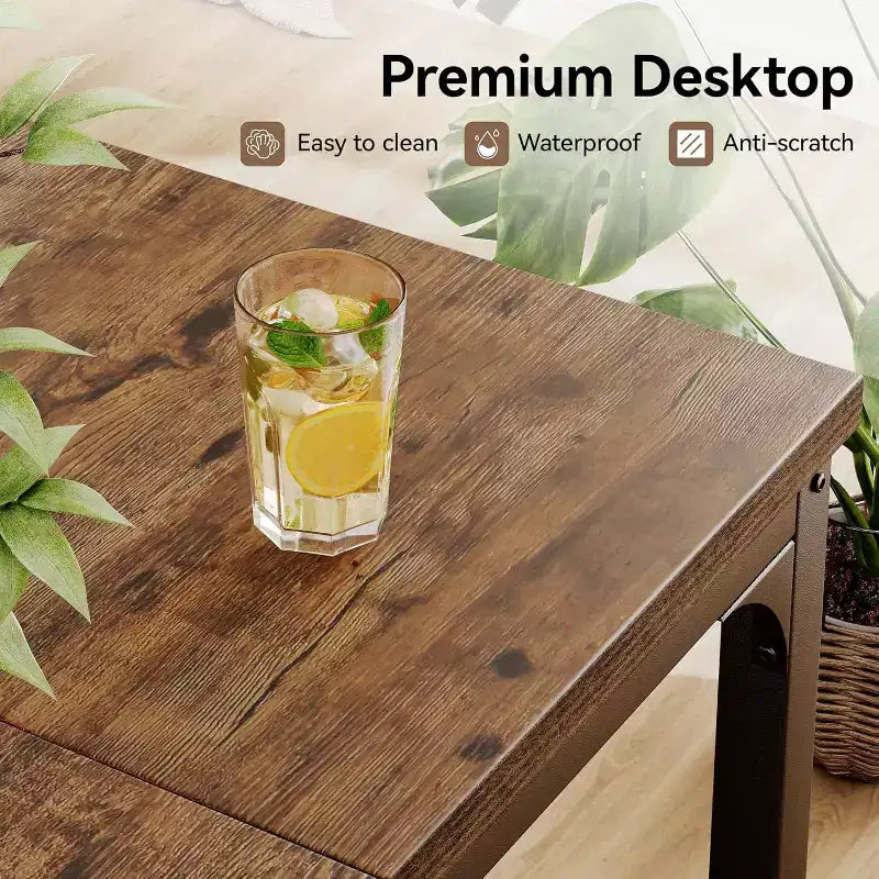 Escritorio rústico para computadora con toma de corriente, escritorio extragrueso de 1.2 pulgadas, escritorio de oficina más profundo con tubo de metal robusto, escritorio para juegos y escritura.